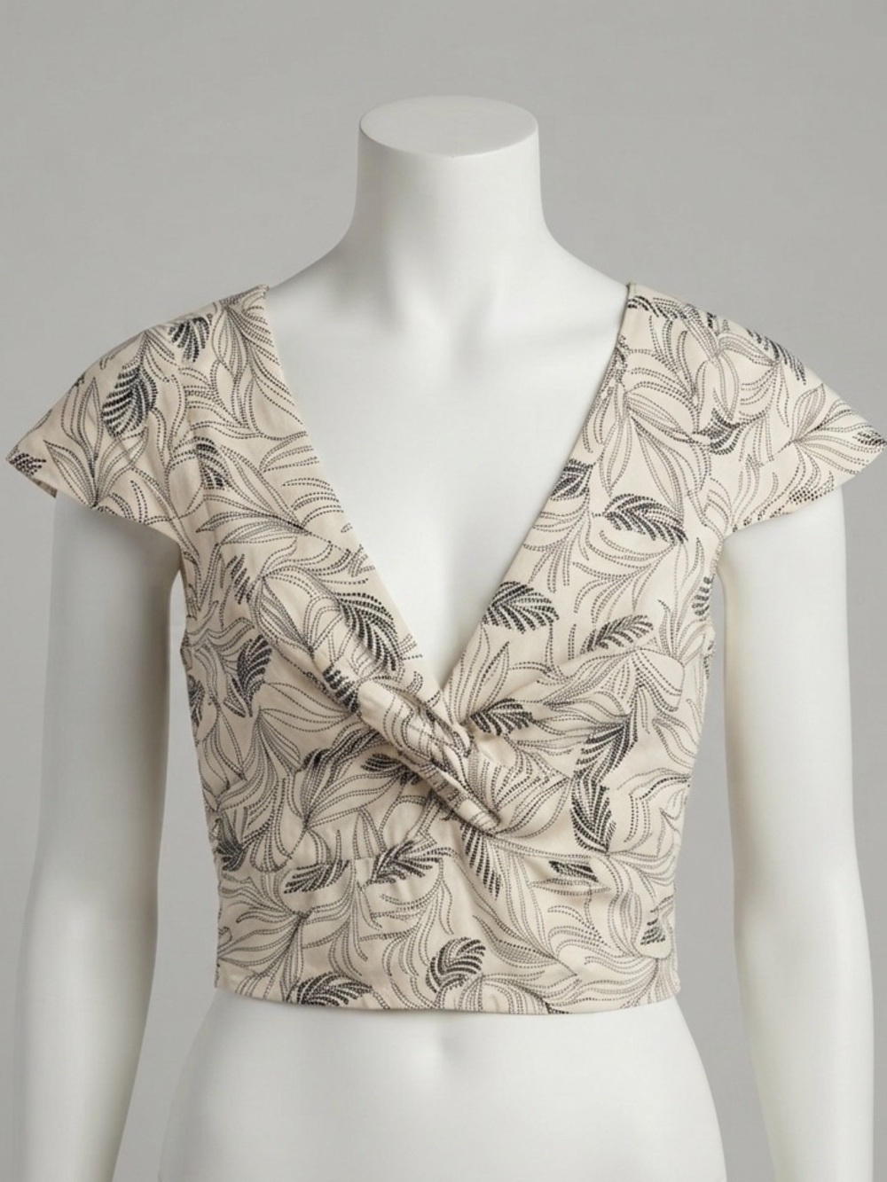 Midnight Sky Beige & Black Print Smocked Top Women’s Medium